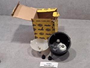 Lampa okrągła, wkład, obudowa lampy tył BOVA Futura, okrągły, fi 12 cm, montaż na 3 śruby, kierunkowskaz tył  - NOWA HELLA nr 2TA 964 169-067, pozycyjna, stop