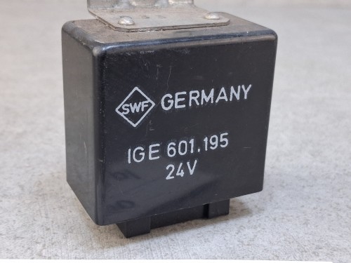 21760, Przekaźnik, przerywacz wycieraczek BOVA Futura SWF IGE 601 (2).jpg