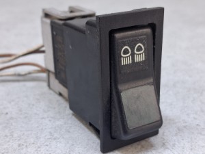 Klawisz, włącznik, przycisk oświetlenia autobusu 4 PINy, nr 444018, symbol dwóch lamp, dwie lampy