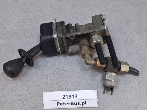 21913, Rączka, zawór hamulca ręcznego BOVA Futura EURO 3, nr  9750030104, WABCO nr 9617210110  (4).jpg