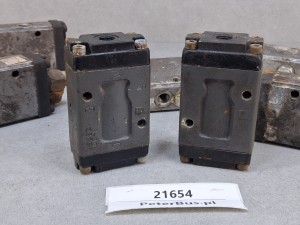 Zawór drzwi autobusu VAN HOOL - EOS, E000911847, 5-90 nr 2323,  wymiary 10 x 5,5 cm 