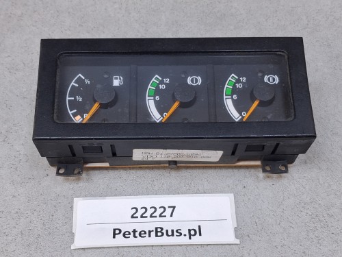 22227, Zestaw zegarów, 3 zegary MAN 81.27202.6096, VDO 110.801010005, MAN A01, wskaźnik poziomu paliwa, 2 x wskaźnik ciśnienia, nr 88 233 089 0016  (3).jpg