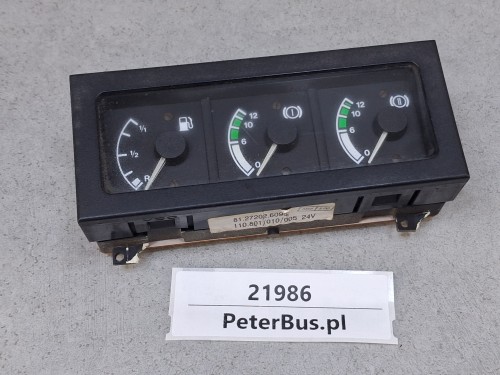 21986, Zestaw zegarów, 3 zegary MAN 81.27202.6096, VDO 110.801010005, MAN A01, wskaźnik poziomu paliwa, 2 x wskaźnik ciśnienia, nr 88 233 089 0016  (3).jpg