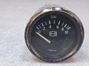 Wskaźnik ciśnienia układu pneumatycznego, VDO nr 350 040 011, dwie wsuwki, 10 bar, BOVA Futura EURO 3