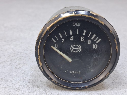 22073, Wskaźnik ciśnienia układu pneumatycznego, VDO nr 350 040 011, dwie wsuwki, 10 bar, BOVA Futura EURO 3 (1).jpg