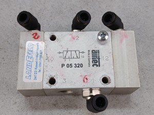 Pneumatyczny zawór rozdzielający P 05 320, LandEfeld Airtec