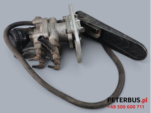 13702, Zawór główny hamulca nożnego Mercedes O404 RH, WABCO 4613185500, pedał hamulca nożnego (8).jpg