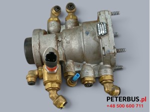 Zawór sterujący hamulcami Knorr-Bremse AC598BX, K013566, czujnik - przetwornik ciśnienia marki Danfoss serii MBS 1250 numer katalogowy 063G1201, MBS 1250-1211-C1GB04