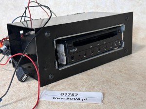 Autobusowy odtwarzacz płyt CD, INVOX, wraz z pełnym okablowaniem, RENAULT Iliade