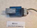 05111, Przekaźnik opóźniający HELLA 4JA 005 355-00, ANHAENGER ANSCHLUSSGER 24V (1).jpg