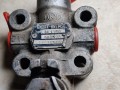 02769, Zawór układu pneumatycznego autobusu SETRA S315, KNORR-BREMSE SV1399, nr 960525 (2).jpeg