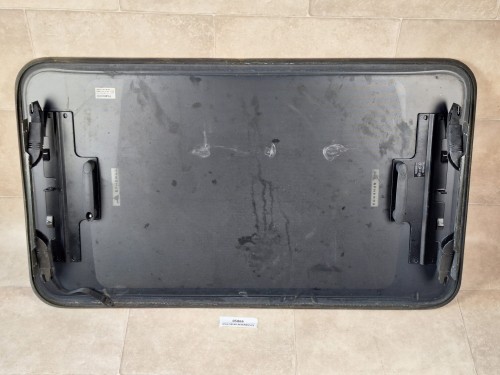 05866, Szyberdach, luk dachowy, właz ewakuacyjny SCANIA 2010 r., SPHEROS wymiary 103 cm x 60 cm (17).jpg