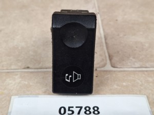 Klawisz, przycisk, włącznik RENAULT ILIADE, z symbolem głośnika i nuty, DAV 24618