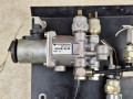 05342, Zespół zaworów otwierania i zamykania drzwi tylnych (podwójnych) SETRA S 315 UL, KNORR-BREMSE nr 0 481 500 105, BOSCH nr 0 481 009 036  (9).jpg