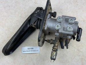 Zawór hamulca nożnego, głwnego + pedał nożny WABCO numer 4613150427, SETRA S315