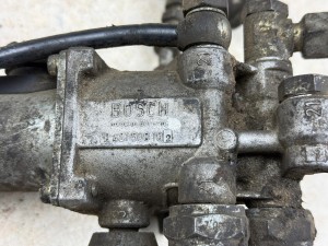 Elektrozawór BOSCH 0 481 500 102 wraz z zaworem ograniczającym ciśnienie BOSCH nr 0 481 009 035 