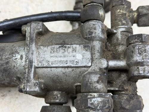 03345, Elektrozawór BOSCH 0 481 500 102 wraz z zaworem ograniczającym ciśnienie BOSCH nr 0 481 009 035  (3).jpeg