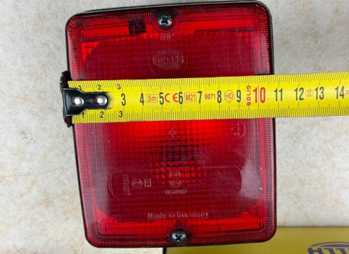 03566, Lampa, światło STOP HELLA 2DA 003 236-331, wymiary 13 x 10,5 cm (2).jpeg