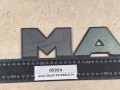 05954, Emblemat, logo, napis MAN na przodzie, podszybiu autobusu, 3 litery (8).jpg