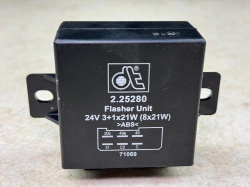 03740, Przerywacz kierunkowskazów DT 2.25280 Flasher Unik, 24V (4).jpeg