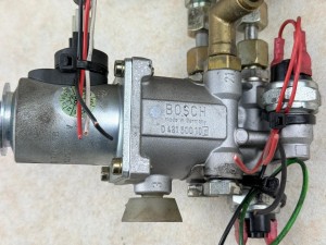 Elektrozawór BOSCH 0 481 500 102 wraz z zaworem ograniczającym ciśnienie BOSCH nr 0 481 009 036