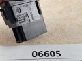 06605, Przycisk, klawisz, włącznik świateł awaryjnych 81.25525.0063, nr 03327-02, symbol trójkąta (9).jpg