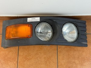 Narożnik przedni wraz z lampami VAN Hool T815, prawy przód