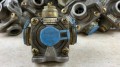 10271, Zawór pneumatyczny WABCO 975 001 000 0 - NOWY - M22 x 1,5 WABCO 898 011 380 4 (8).jpeg