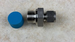SWAGELOK SS-12M0-1-12 Złączka rurowa Swagelok ze stali nierdzewnej, złącze męskie, średnica zewnętrzna rury 12 mm x gwint męski NPT 3/4 cala