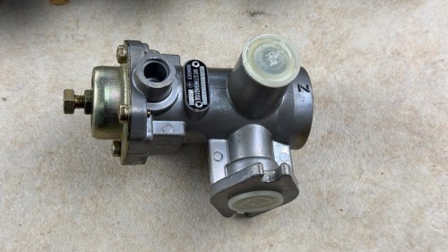 10480, Zawór ograniczający ciśnienie WABCO 4750100010, Westinghouse  - NOWY -   (3).jpeg
