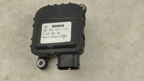 10521, Silniczek krokowy, element nastawczy, silniczek z przekładnią BOSCH 0 132 801 141 (7).jpeg