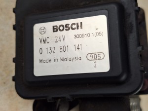 Silniczek krokowy, element nastawczy, silniczek z przekładnią BOSCH 0 132 801 141