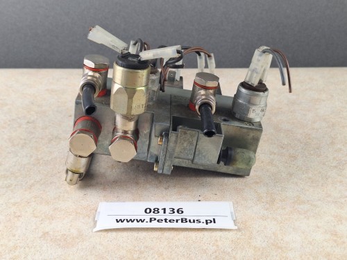 08136, Elektrozawór sterowania otwierania drzwi WABCO 4726000220 (8).jpg