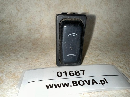 01687, Przycisk, klawisz otwierania i zamykania szyberdachu Mercedes CITARO,  numer 611 540 00 66 (3).jpg