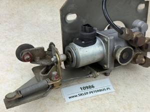 Mechanizm ręcznego, awaryjnego otwierania drzwi (linka), Renault Iliade, zawór BOSCH nr 0 481 500 104 