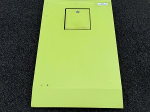 Klapa boczna przy zbiorniku paliwa, z klapką wlewu paliwa, RENAULT FR 1, GTX, ILIADE, EURO 2, szerokość 61 cm x  wysokość 98 cm 