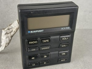 BLAUPUNKT BCA-R06, 7 607 005 708, panel sterowania audio (radio, kaseta, CD, VIDEO, głośność), BOVA Magiq