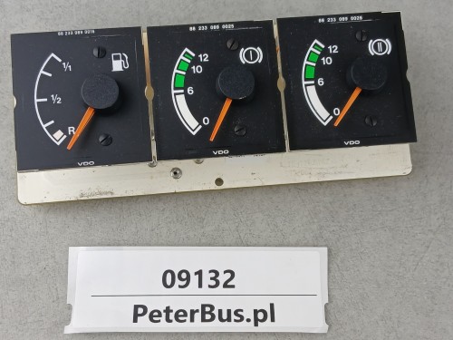 09132, 3 wskaźniki TEMSA SAFARI, wskaźnik paliwa 88 233 089 0016, wskaźnik ciśnienia powietrza 88 233 089 0025, 88 233 089 0026 (4).jpg