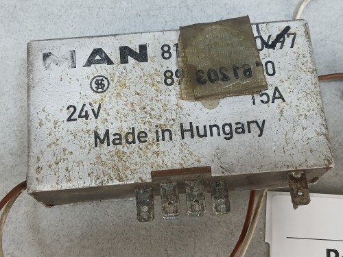 08860, Przekaźnik świecy żarowej MAN 81 (2).jpg