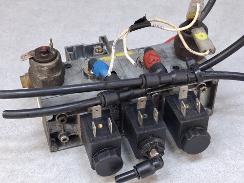 08890, Elektrozawór sterowania otwierania drzwi WABCO 4726000220, nr 472 600 011 6, MAN REGIO (5).jpg