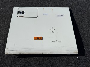 Klapa boczna SETRA 315 UL, z klapką wlewu paliwa, szerokość 93 cm x 82,5 cm wysokości