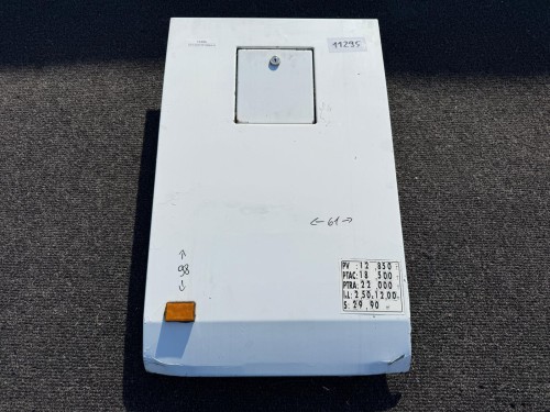 11295, Klapa boczna przy zbiorniku paliwa, z klapką wlewu paliwa, RENAULT FR 1, GTX, ILIADE, EURO 2, szerokość 61 cm x  wysokość 98 cm   (1).jpeg