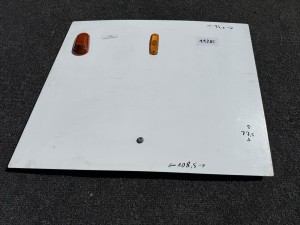 Klapa boczna, serwisowa autobusu, skośna wymiary wysokość 77,5 cm x 94,5 cm szerokości