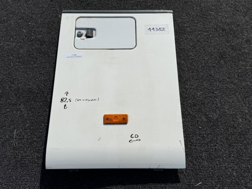 11382, Klapa boczna MERCEDES O550 Integro, z klapką wlewu paliwa, szerokość 60 x 82,5 cm wysokość (6).jpeg