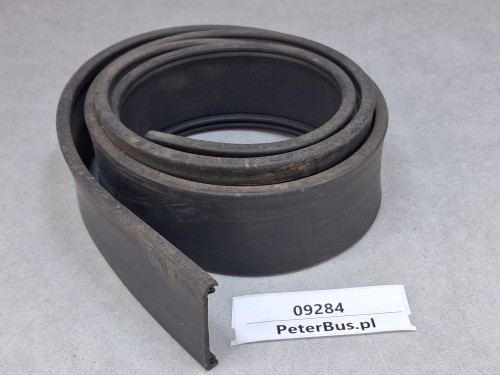 09284, Guma maskująca pod szybami autobusu, boczna maskownica , szerokość ok .57 mm,  (3).jpg