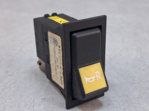 Przycisk, klawisz, włącznik pulpitu HLF nr 443 851 474 820, klakson IRISBUS Axer, KAROSA Recreo 