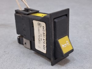 Przycisk, klawisz, włącznik pulpitu HLF nr 443 851 474 820, klakson IRISBUS Axer, KAROSA Recreo 