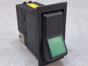 Włącznik, klawisz, przycisk numer HLF 443 851 474 820, zielone tło, 4 PINy, IRISBUS KAROSA Axer Recreo