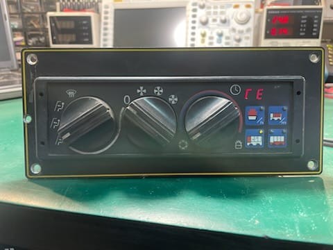 09645, Panel sterowania klimatyzacją, nawiewem na szybę i kierowcę, sterowanie ogrzewaniem Burkert ControlCenter 2 Typ 8660, NEOPLAN, SOLARIS, GWARANCJA  100% sprawności (1).jpeg