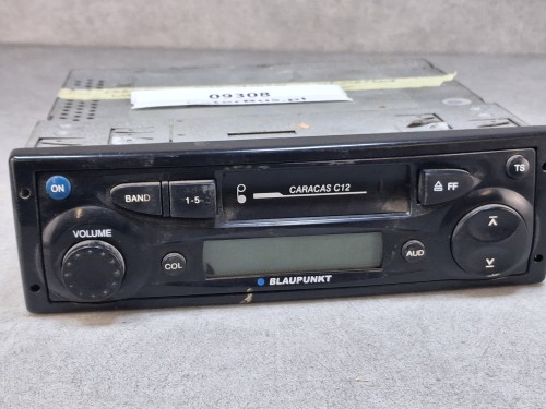09308, Radio, odtwarzacz kaset BLAUPUNKT CARACAS C12 - uszkodzony potencjometr i wyświetlacz - NIESPRAWNE (4).jpg